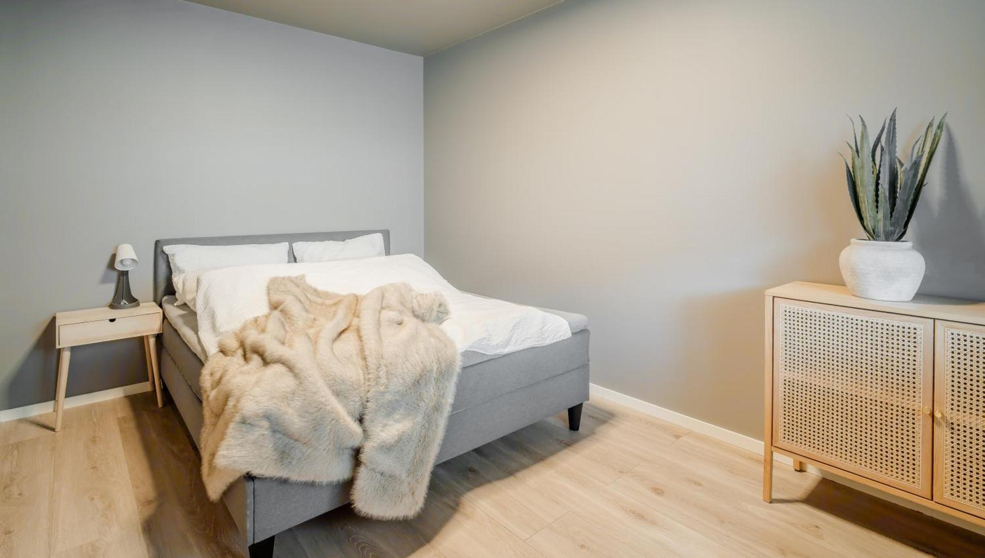 Staying 3 - New And Modern Apartment